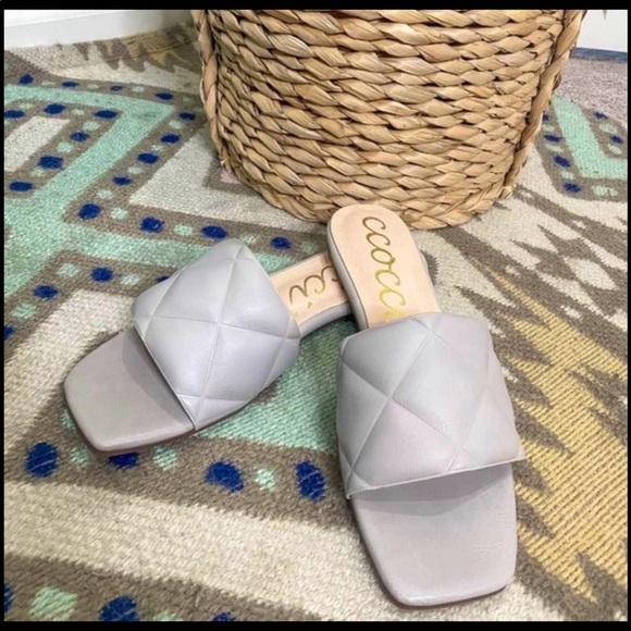 CCOCCI, grey/cream slide sandal, size 7.5 NEW - Picture 3 of 4